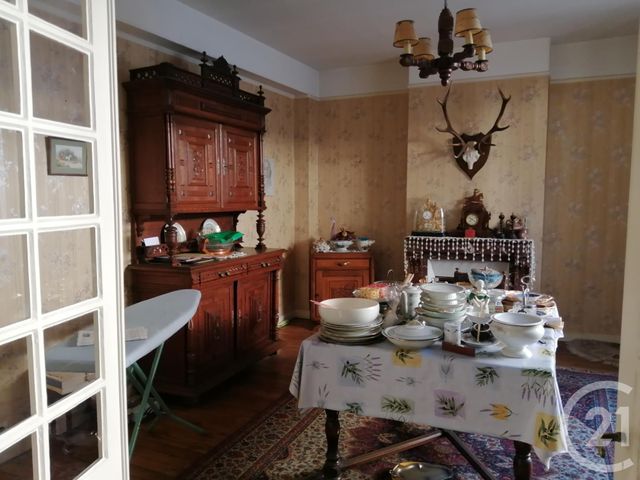 Appartement F4 à vendre - 4 pièces - 202.0 m2 - LA CHATRE - 36 - CENTRE - Century 21 Agence De L'Europe Appartement F4 à vendre - 4 pièces - 202.0 m2 - LA CHATRE - 36 - CENTRE - Century 21 Agence De L'Europe