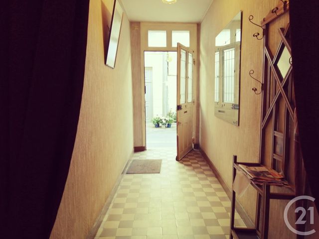 Appartement F4 à vendre - 4 pièces - 202.0 m2 - LA CHATRE - 36 - CENTRE - Century 21 Agence De L'Europe Appartement F4 à vendre - 4 pièces - 202.0 m2 - LA CHATRE - 36 - CENTRE - Century 21 Agence De L'Europe