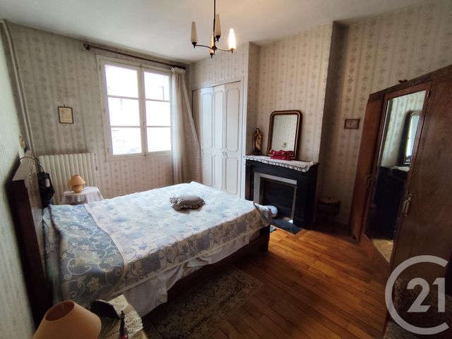 Appartement F4 à vendre - 4 pièces - 202.0 m2 - LA CHATRE - 36 - CENTRE - Century 21 Agence De L'Europe