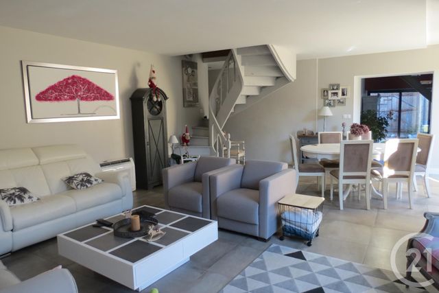 maison à vendre - 6 pièces - 225.0 m2 - LA CHATRE - 36 - CENTRE - Century 21 Agence De L'Europe maison à vendre - 6 pièces - 225.0 m2 - LA CHATRE - 36 - CENTRE - Century 21 Agence De L'Europe