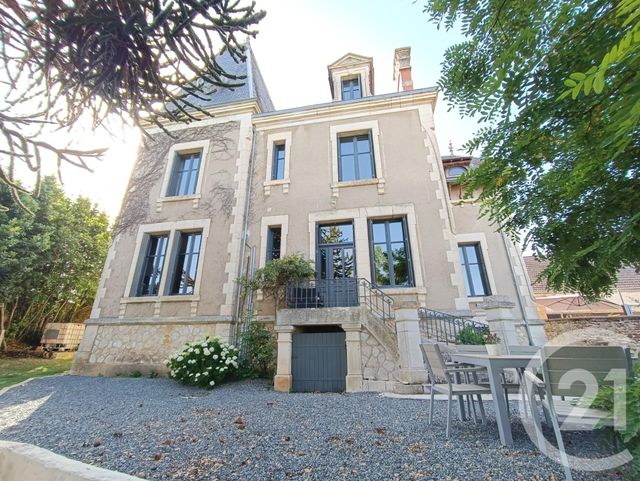 maison à vendre - 8 pièces - 235.0 m2 - ST HILAIRE EN LIGNIERES - 18 - CENTRE - Century 21 Agence De L'Europe