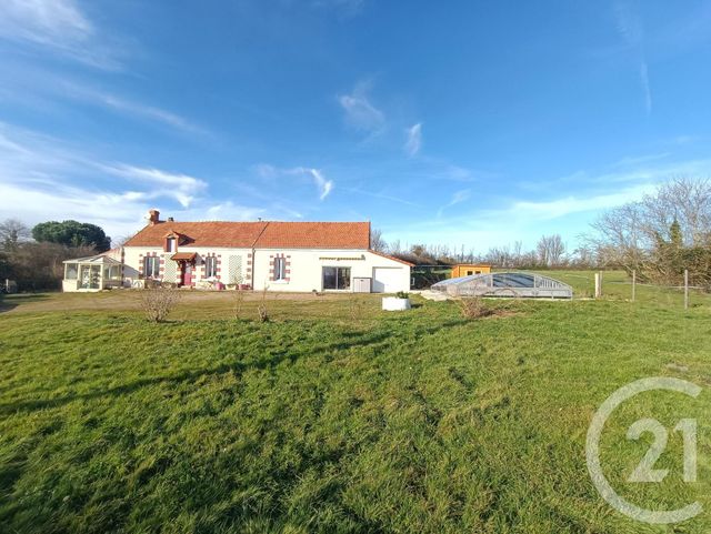 maison à vendre - 6 pièces - 123.0 m2 - VERNEUIL SUR IGNERAIE - 36 - CENTRE - Century 21 Agence De L'Europe