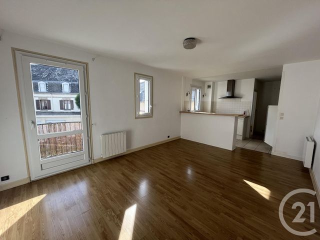 Appartement T2 à vendre - 2 pièces - 54.25 m2 - LA CHATRE - 36 - CENTRE - Century 21 Agence De L'Europe