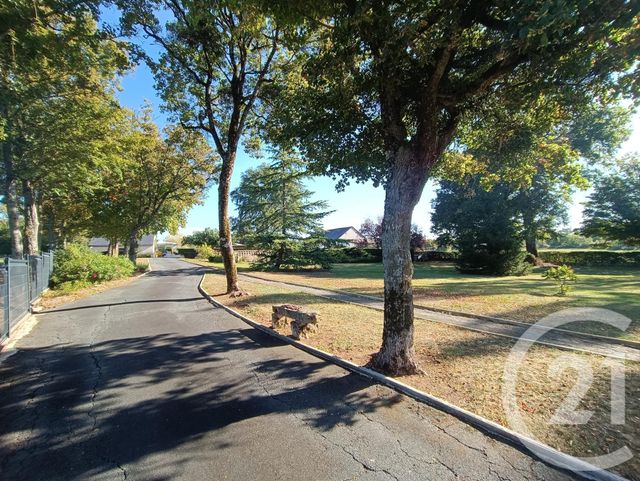 Afficher la photo en grand maison à vendre - 9 pièces - 175.0 m2 - CHASSIGNOLLES - 36 - CENTRE - Century 21 Agence De L'Europe