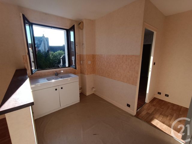 Afficher la photo en grand Appartement F2 à vendre - 2 pièces - 56.0 m2 - LA CHATRE - 36 - CENTRE - Century 21 Agence De L'Europe