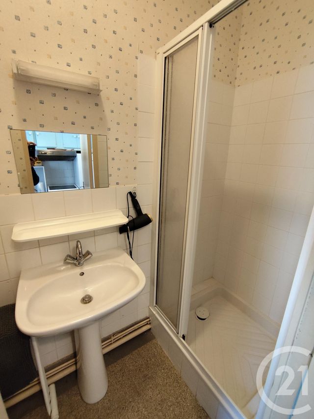 maison à vendre - 8 pièces - 155.0 m2 - CHATEAUMEILLANT - 18 - CENTRE - Century 21 Agence De L'Europe