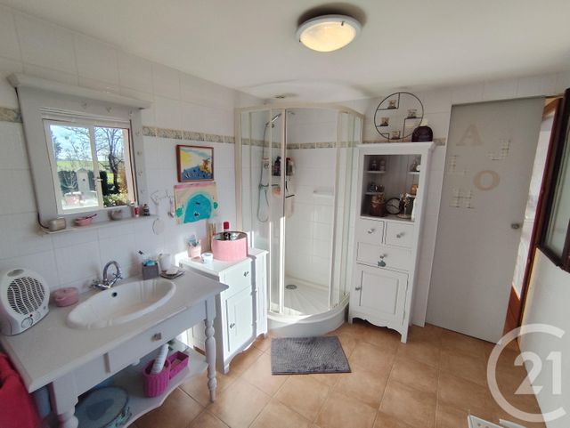 maison à vendre - 4 pièces - 152.5 m2 - TOUCHAY - 18 - CENTRE - Century 21 Agence De L'Europe