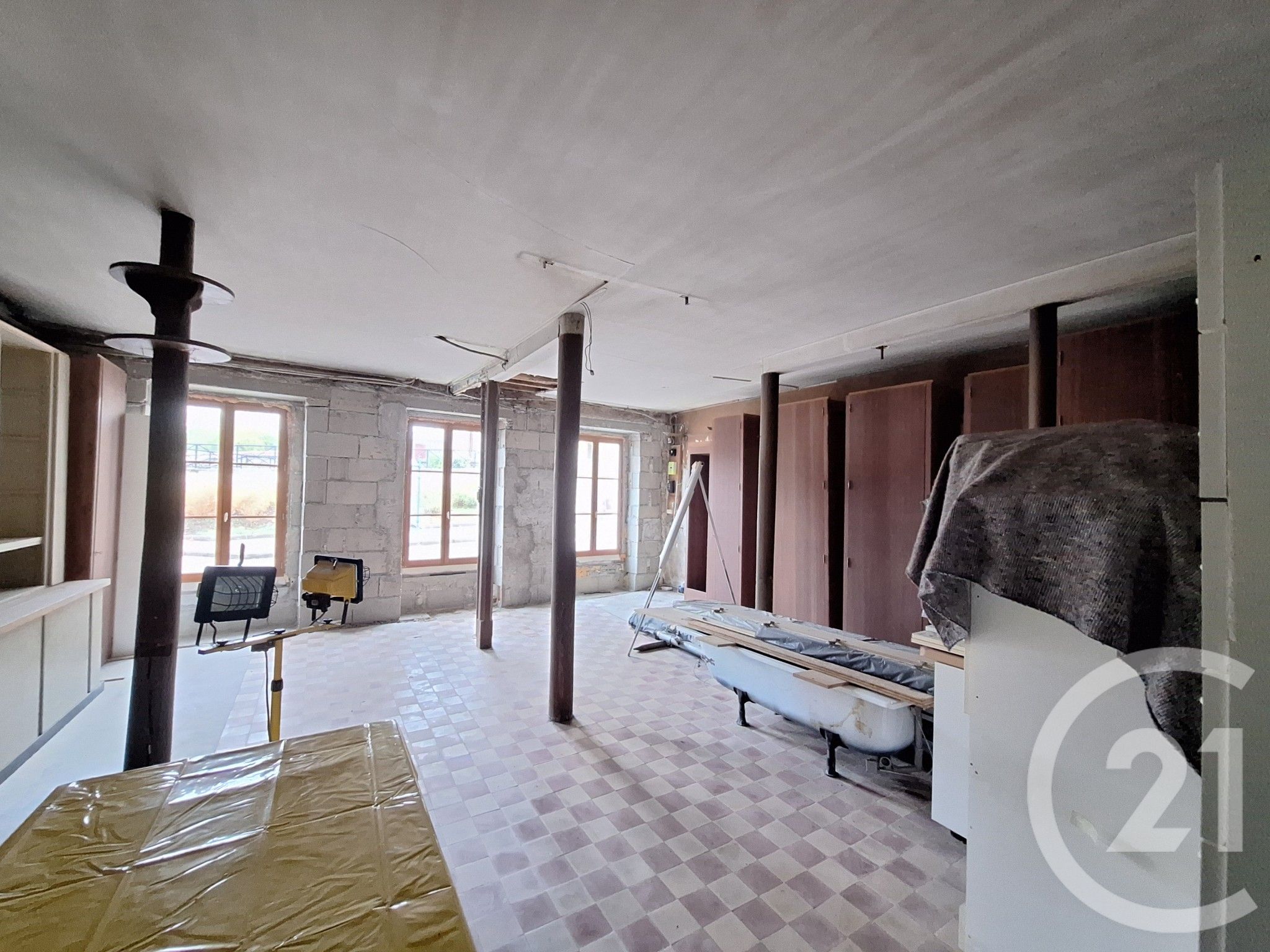 maison à vendre - 4 pièces - 95.0 m2 - CHATEAUMEILLANT - 18 - CENTRE - Century 21 Agence De L'Europe — 3